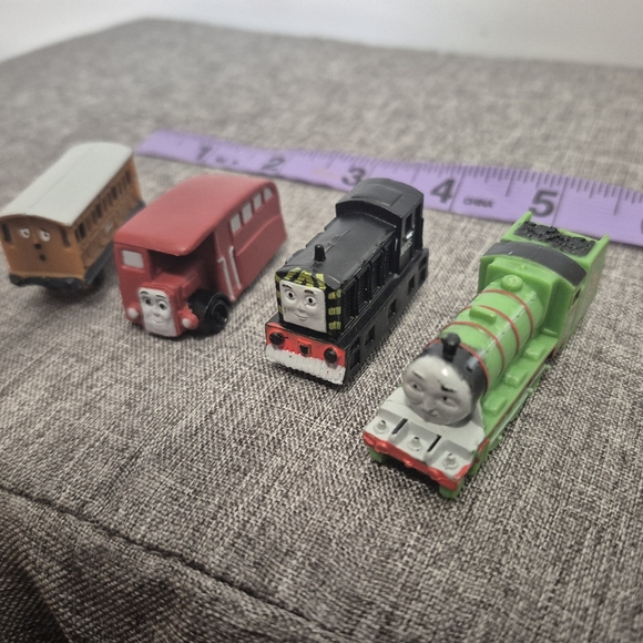 Thomas & Friends Mini Mircos Vintage Train Set - Picture 2 of 5